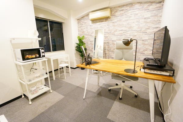 南森町ミニマルオフィス 完全個室 モニター Wi Fiあり テレワーク Web会議 面接 動画配信 スペースマーケット