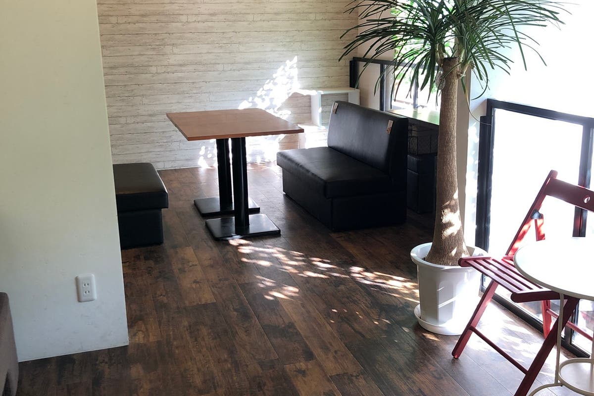 西通りから徒歩3分の好立地 大名にあるカフェの2階を貸切利用 おしゃれな空間で撮影 展示会など自由にご利用ください スペースマーケット 西通りから徒歩3分の好立地 大名にあるカフェの2階を貸切利用 おしゃれな空間で撮影 展示会など自由にご利用ください スペースマーケット