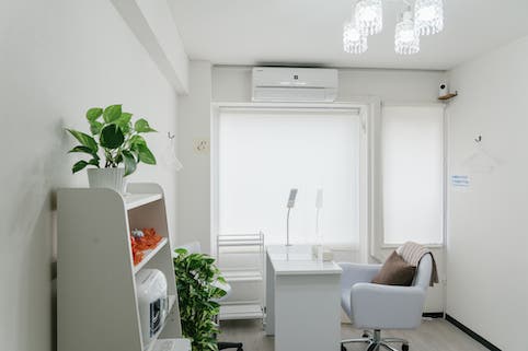 横浜駅徒歩3分 完全個室 レンタルサロンモンレーブ ネイル カウンセリング メイクレッスンなどに スペースマーケット 横浜駅徒歩3分 完全個室 レンタルサロンモンレーブ ネイル カウンセリング メイクレッスンなどに スペースマーケット