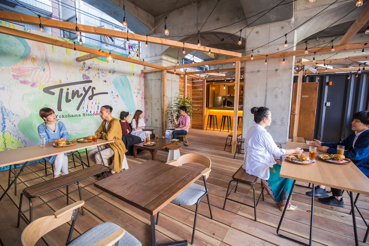 換気十分 半屋外ウッドデッキ貸切 横浜 桜木町 貸切忘年会 スペースマーケット