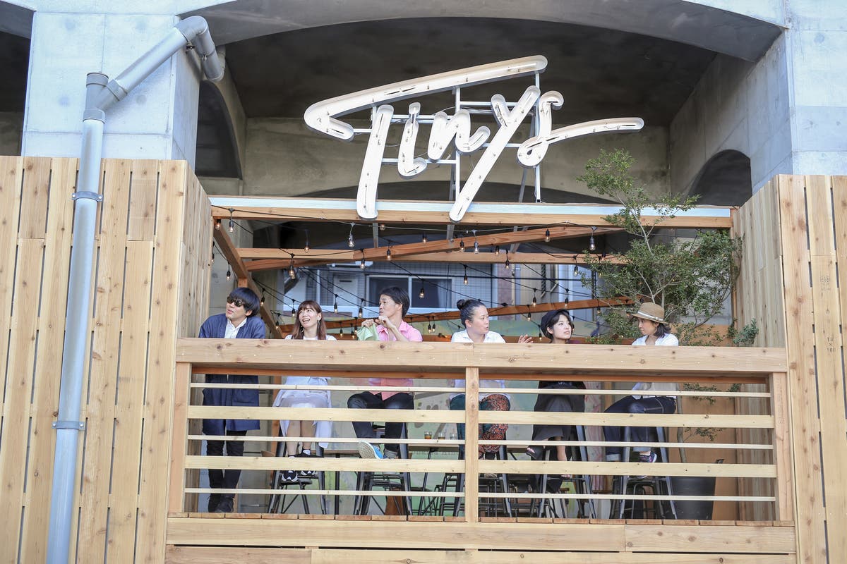 換気十分 半屋外ウッドデッキ貸切 横浜 桜木町 貸切忘年会 スペースマーケット