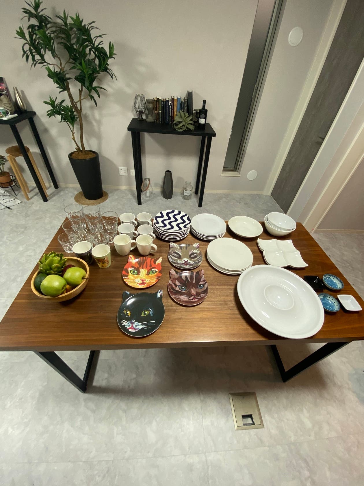 GrayROOM(グレールーム）3階建ての1階スペース