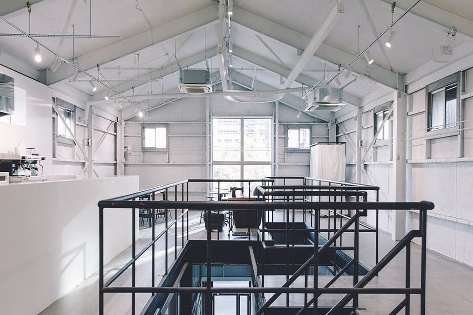 新木場駅徒歩5分 約163 天井高約4mの白いインダストリアルな空間 スペースマーケット