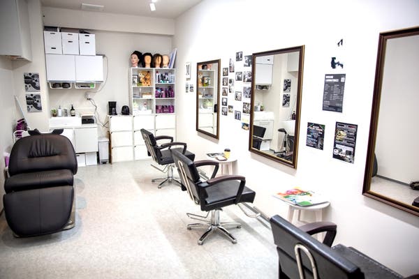 銀座 新橋駅から徒歩5分 お買い物時や撮影時の荷物をヘアサロンがお預かりいたします 英語対応可能 スペースマーケット