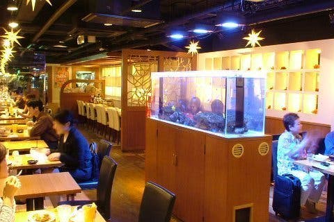 三宮 可愛い海水魚の水槽を眺めながらパーティはいかが Cafe Btt 全体貸切 スペースマーケット 三宮 可愛い海水魚の水槽を眺めながらパーティはいかが Cafe Btt 全体貸切 スペースマーケット