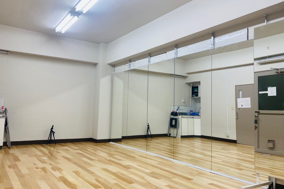 新規オープン 池袋駅 28 ダンススタジオ演劇 ヨガ 特大鏡 幅 約6m X 高さ2m Wifi有り スペースマーケット 新規オープン 池袋駅 28 ダンススタジオ演劇 ヨガ 特大鏡 幅 約6m X 高さ2m Wifi有り スペースマーケット