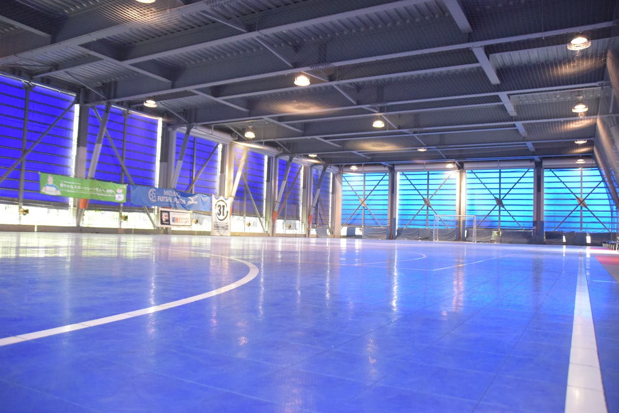 味の素スタジアム内 本格インドアコート ミニサッカーから企業運動会まで用途は様々 1f スペースマーケット 味の素スタジアム内 本格インドアコート ミニサッカーから企業運動会まで用途は様々 1f スペースマーケット