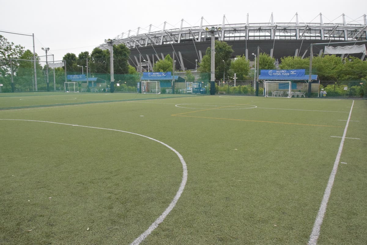 調布 人工芝フットサルコート ミニサッカーから企業運動会まで用途は様々 3コート全面貸切 スペースマーケット 調布 人工芝フットサルコート ミニサッカーから企業運動会まで用途は様々 3コート全面貸切 スペースマーケット