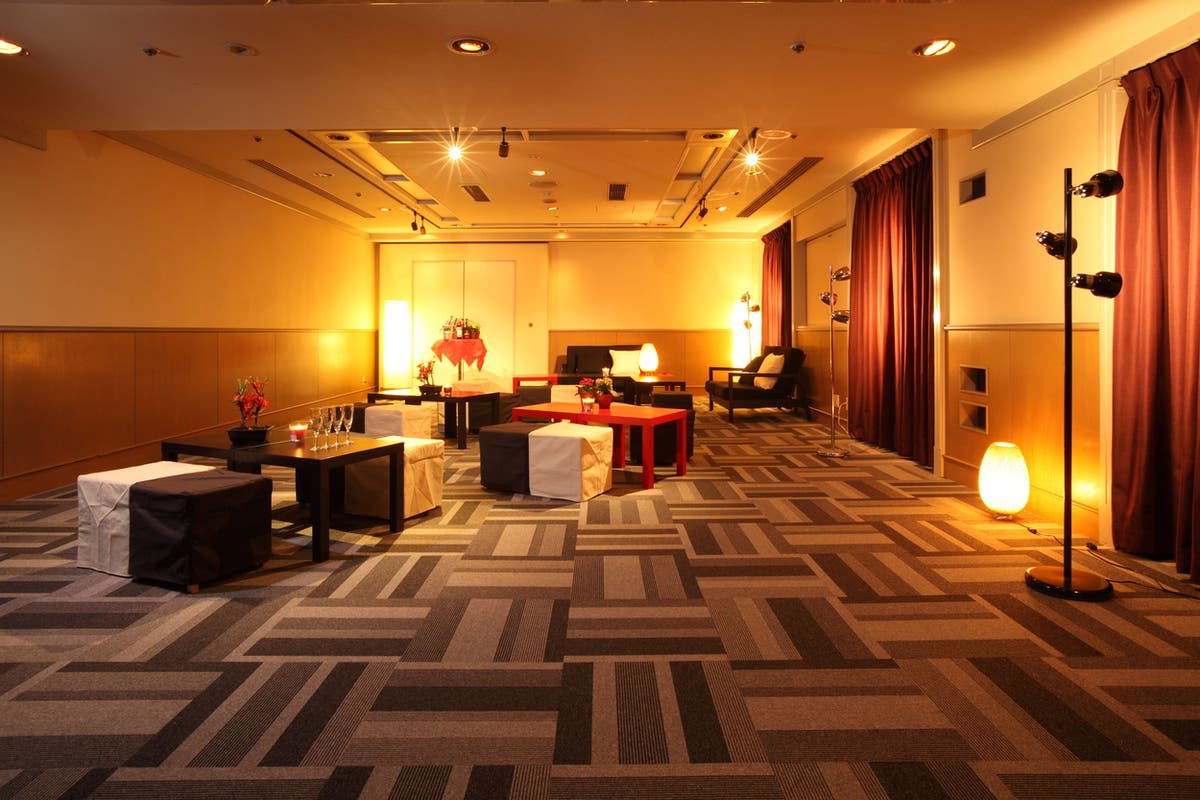 渋谷 落ち着いた雰囲気でゆったり使えるパーティスペース 渋谷道玄坂salon8 スペースマーケット