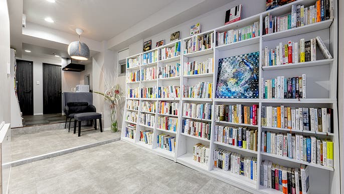 【会議室】ライブラリー(2F) 〜ビジネス書をメインに各種書籍が充実。ミーティングや面接などビジネスシーンに人気〜の写真4